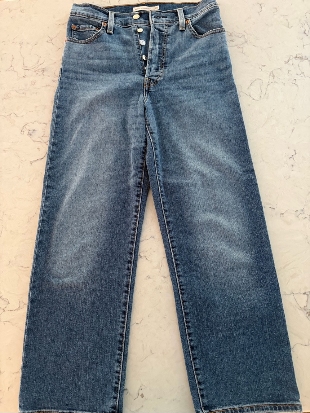 Levis Ribcage High-Rise Straight Ankle
Women's Jeans